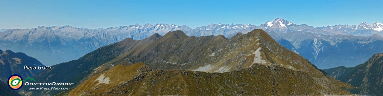 53 Panoramica verso le Alpi Retiche....jpg